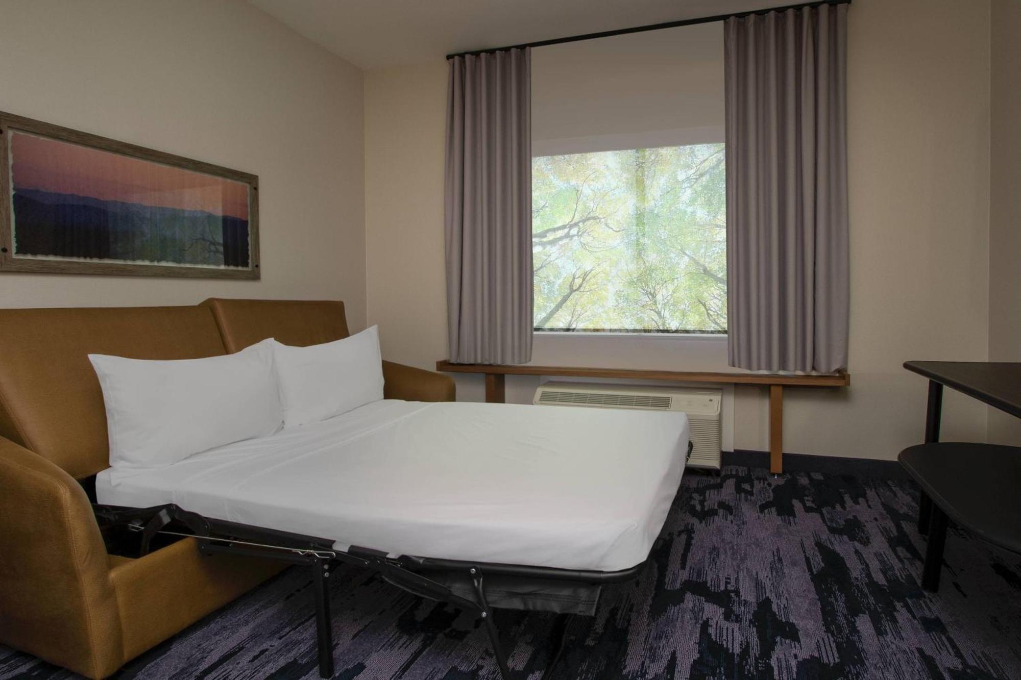 Fairfield & Hotel